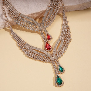 Luxurious double-layer rhinestone necklace with red and green teardrop crystal pendants