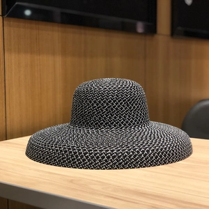 Chapeau de paille minimaliste à larges bords pour femmes avec texture de fibres bicolores