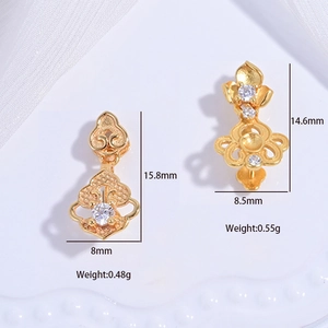 S925 sterling silver four-leaf clover pendants with zircon insets and measurement details