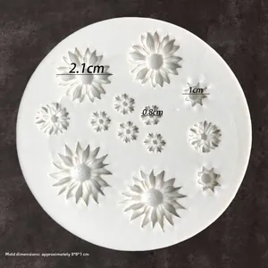 Detail of sunflower silicone mold showing 8x8x1cm dimensions and floral cavity sizes