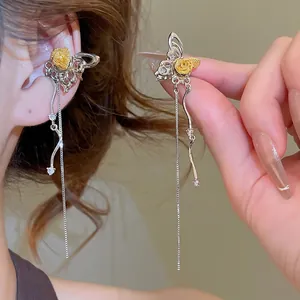 Clip Per Osso Dell'Orecchio Farfalla Nappa Rame Zircone Cavo Lungo Asimmetrico Due Toni Orecchino Senza Buco Elegante
