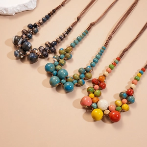 Collier multicouche en perles de céramique tressées à la main de style bohème