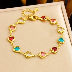 Bracelet chaîne en or chic avec pierres colorées en forme de cœur rouge, rose et bleu