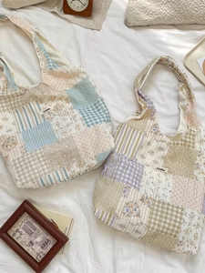 Vintage Patchwork-Stofftasche mit Blumenmuster und großem Fassungsvermögen im Boho-Stil