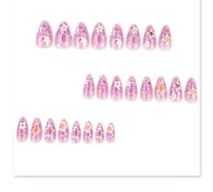 Détail de 24 faux ongles amande avec motif marbre rose et fleurs printanières