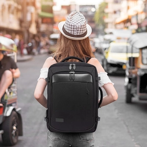 Schwarzer Business Reise-Rucksack mit Laptopfach, wasserdichter, robuster Pendler-Rucksack.