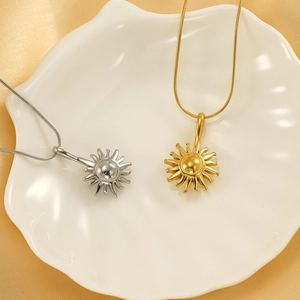 Sun Pendant Necklace 18K Gold Plated 304 Stainless Steel Snake Chain Flower Petal Mirror Polished Fashion Jewelry