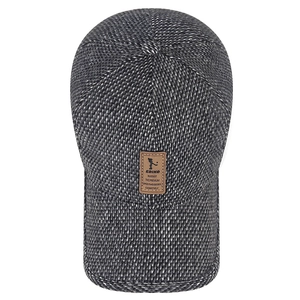 Berretto invernale termico da uomo con paraorechie in tessuto tweed e patch in pelle