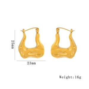 Boucles d'oreilles créoles dorées en forme de U, 25mm par 23mm, pesant 16g la paire