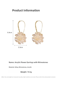 Boucles d'oreilles fleur avec perles et strass mesurant 6,4 cm de haut et 3,3 cm de large
