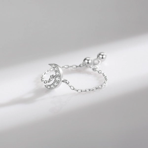 Anello a catena minimalista in argento S925 con ciondolo a mezzaluna micro-pave