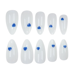 Faux ongles amande blanc laiteux avec des motifs de cœur bleu vif pour femmes