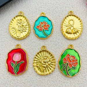 Lot de six pendentifs fleurs en émail doré vintage avec roses et tulipes pour bijoux DIY