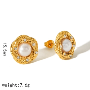 Golden geometric pearl stud earrings with woven metal texture and rhinestone accents