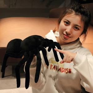 Realistic large black spider plush toy for Halloween pranks and home decoration