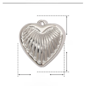 Detailed dimensions of silver stainless steel heart pendant weighing 2.1g and 16mm height