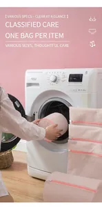Détail de sacs à linge en maille fine rose de tailles variées pour machine à laver