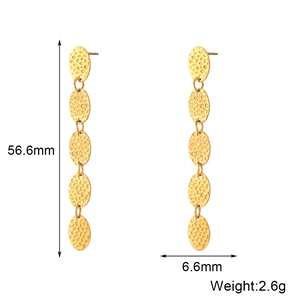 Boucles d'oreilles pendantes ovales en acier doré 18K avec mesures de taille précises