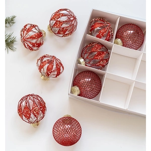 Set de boules de Noël de 8cm rouge et or avec motifs pailletés et textures festives