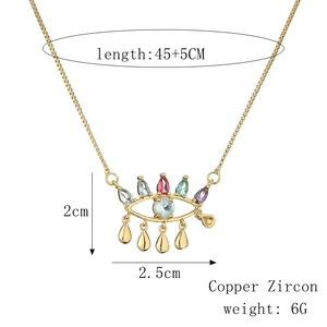 Detailed size chart of a gold heart-shaped zircon pendant necklace with measurements