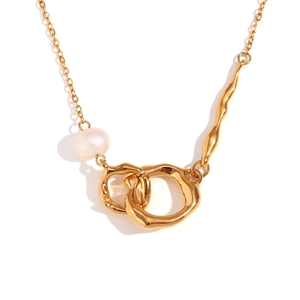 Collier en acier inoxydable plaqué or 18 carats avec doubles anneaux et pendentif perle