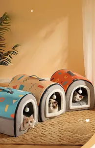 Case per gatti chiuse in vari colori con peluche interattivi e maniglie pratiche