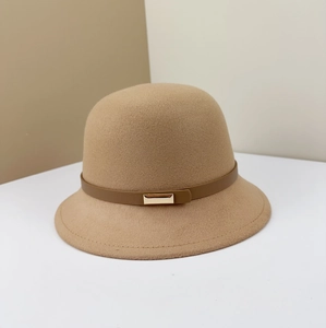 Retro Woolen Felt Cloche Hat For Women Elegant Short Brim Bucket Hat With Faux Leather Band And Metal Buckle Vintage