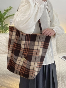 Retro plaid wool tote bag with large capacity in brown and beige patterns for daily commute