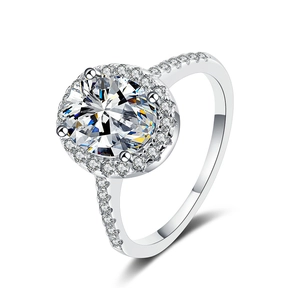 Classic S925 silver halo ring with round brilliant moissanite and pavé set diamonds