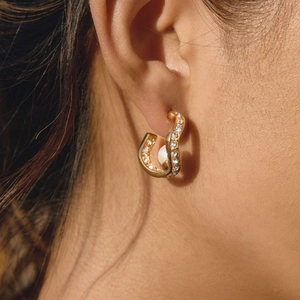 Elegant gold wave earrings with white pearl and sparkling crystals for women