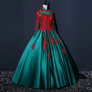Robe de soirée élégante en satin vert foncé avec fleurs 3D rouges et manches longues