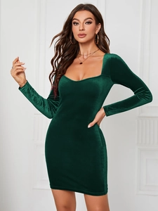 Elegant emerald green velvet bodycon dress featuring a square neck and long sleeves