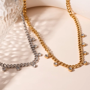 Cuban chain necklace with 18K gold and silver plating and round zircon pendants