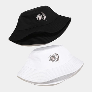 Cappello da pescatore unisex nero e bianco con ricamo sole e luna per protezione solare