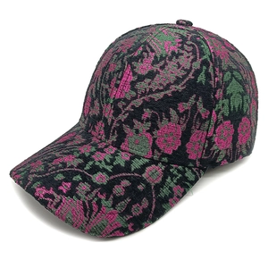 Berretto da baseball vintage in jacquard floreale da donna con rose rosa e verdi