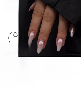 Faux ongles dégradés rose blanc nacré de forme amande longue, ensemble multi-pièces