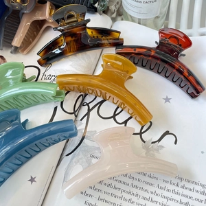 French Elegant Hair Claw Clip Acetate Resin Large Strong Hold Non Slip Butterfly Buckle For Women Girls Simple Matte Glossy