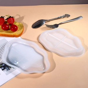 Nahaufnahme der flexiblen Silikonform für DIY unregelmäßige Wolkenform-Tabletts