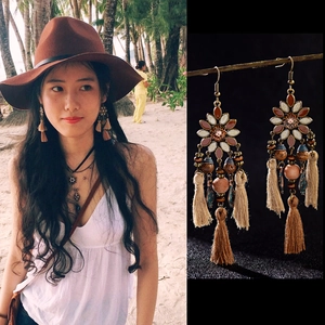 Bohemian floral feather fringe earrings with wood beads in retro ethnic style for women