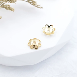 Copriperle a fiore traforato placcato oro 18k per accessori gioielli fai da te