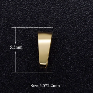 Detailed macro view of gold stainless steel pinch bail with 5.5x2.2mm size markings