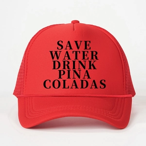 Casquette trucker rouge avec filet et slogan SAVE WATER DRINK PINA COLADAS imprimé