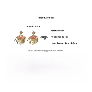 Detailed specs of fan-shaped tassel earrings showing dimensions 4cm by 2.5cm and 13.4g weight