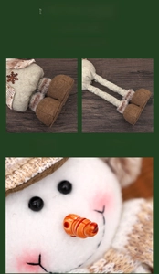 Detail einer Weihnachts-Schneemann-Puppe mit verstellbaren Teleskopbeinen und Strickmütze