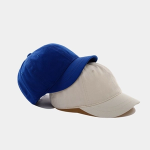 Cappellini da baseball minimalisti in cotone blu reale e beige per attività all'aperto