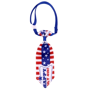 Detail of USA flag style pet tie with Happy July 4th text and adjustable white buckle