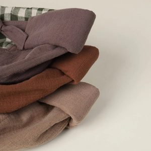 Soft cotton docker caps in Morandi colors with plaid lining for a retro street look