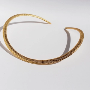 Minimalist gold plated snake bone mesh open choker necklace for women in elegant style
