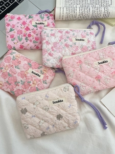 Floral quilted cotton storage pouches set with zipper for feminine care products