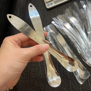 Cucchiaio da dessert in acciaio inossidabile argento con elegante manico a foglia